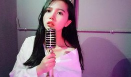 国产大秀女主播,闪耀舞台，绽放魅力